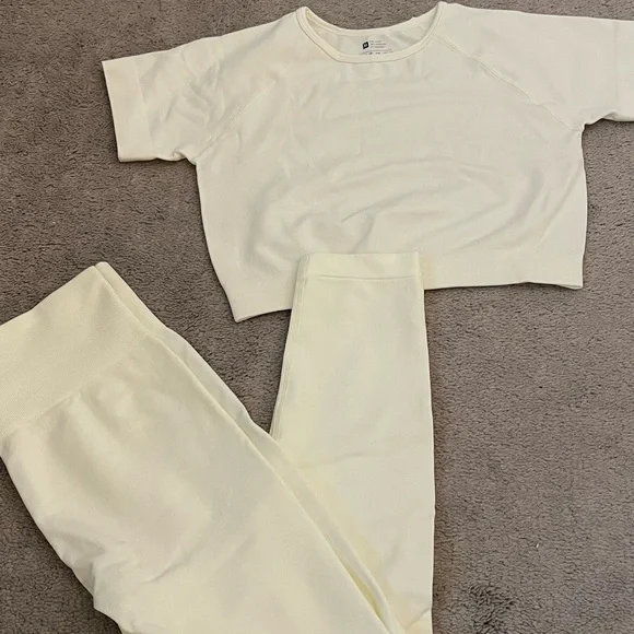 SHEIN Set - Picture 1 of 4